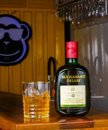 ZB Trago de Whisky Buchanan's DeLuxe 12 Años